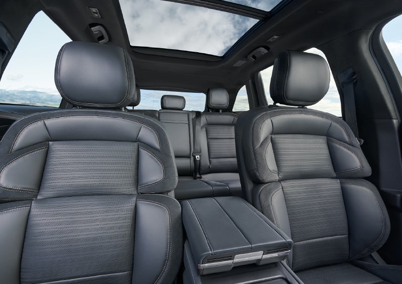 The spacious second row and available panoramic Vista Roof® is shown. | Rogers Lincoln in Midland TX